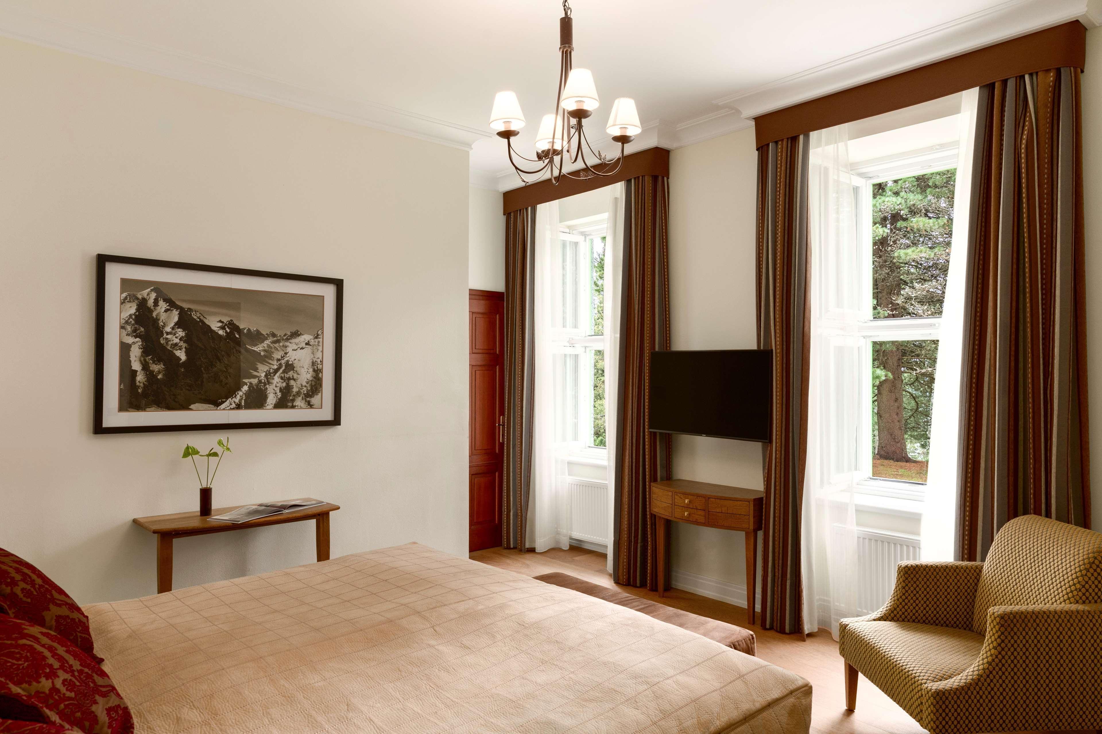 Grand Hotel Kempinski High Tatras Strbske Pleso Ngoại thất bức ảnh A room at the hotel